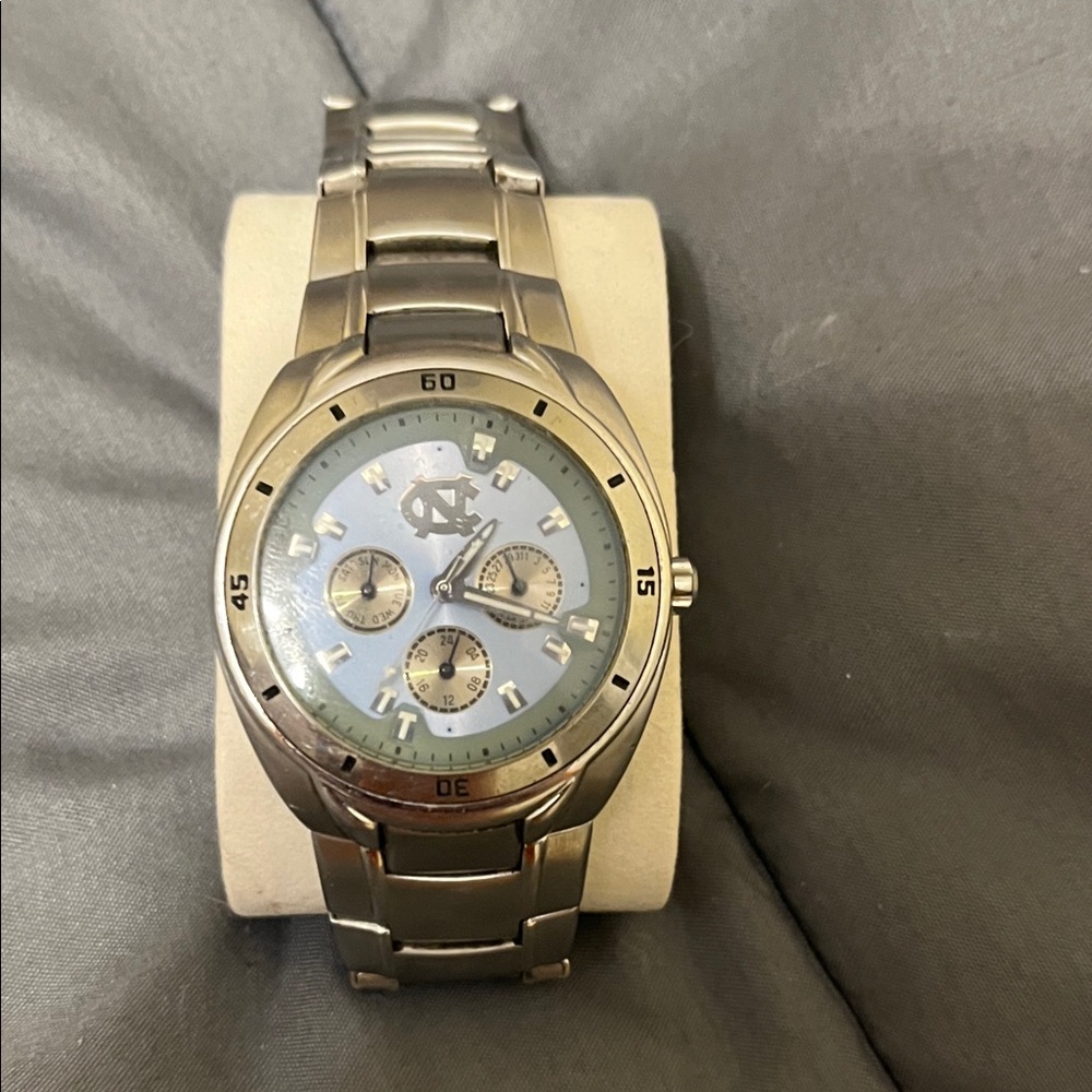 Unc Silver Men's fossil watch very rare